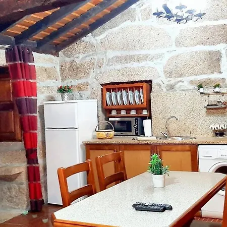 Prázdninový dům Charming House In With Terrace And Parking Included *