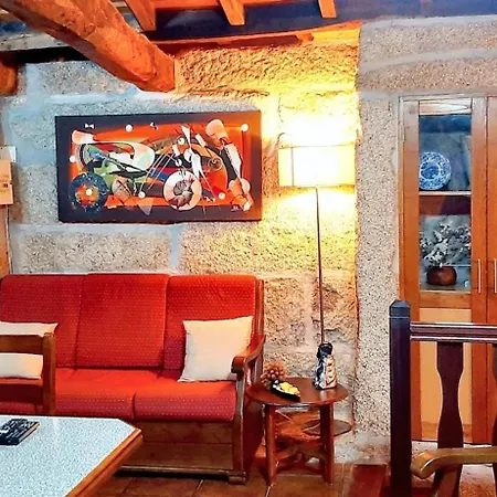 Charming House In With Terrace And Parking Included * Lindoso