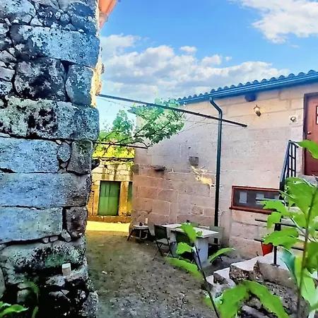 Prázdninový dům Charming House In With Terrace And Parking Included