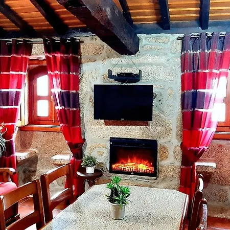 Charming House In With Terrace And Parking Included * Lindoso