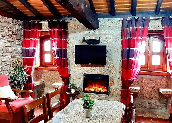 Charming House In With Terrace And Parking Included * Lindoso