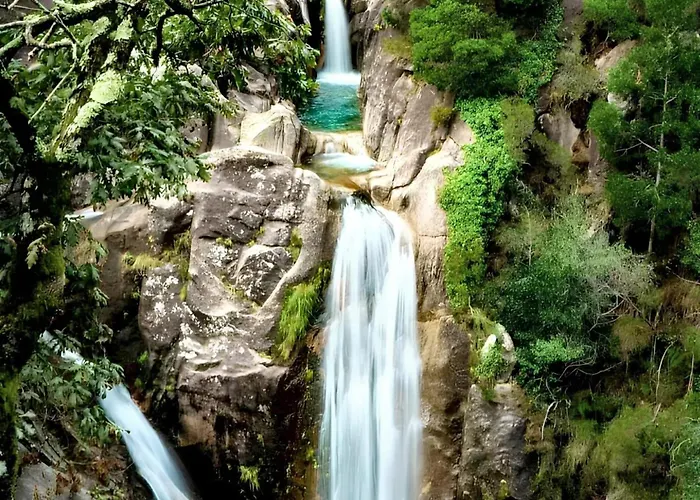 Дом отдыха Charming House In With Terrace And Parking Included *