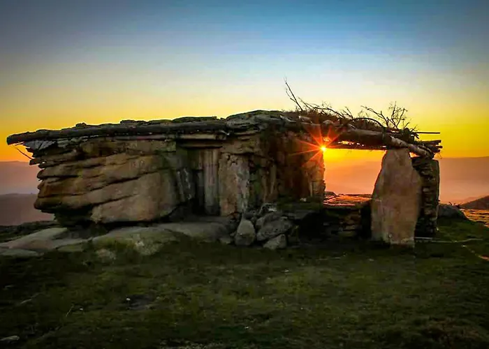 Дом отдыха Charming House In With Terrace And Parking Included *