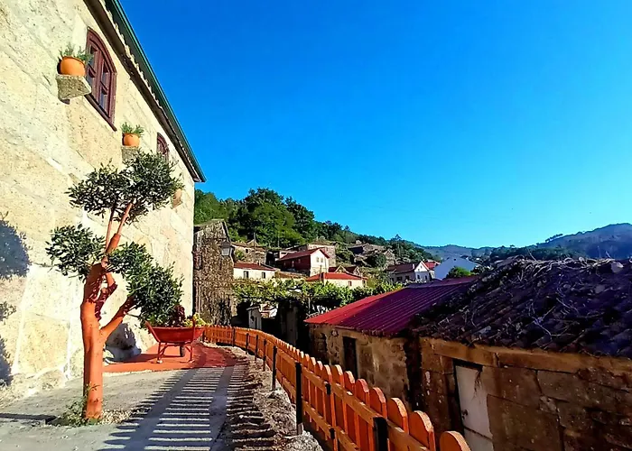 Charming House In With Terrace And Parking Included